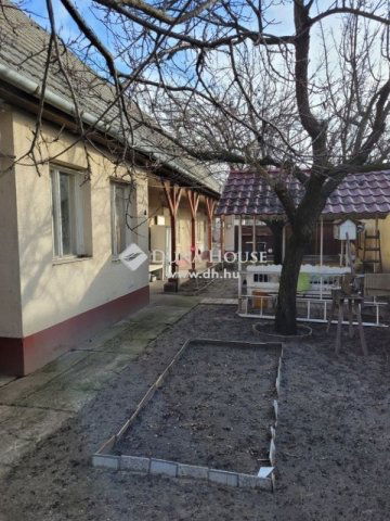 Eladó családi ház, Taksonyon 46.9 M Ft, 2 szobás