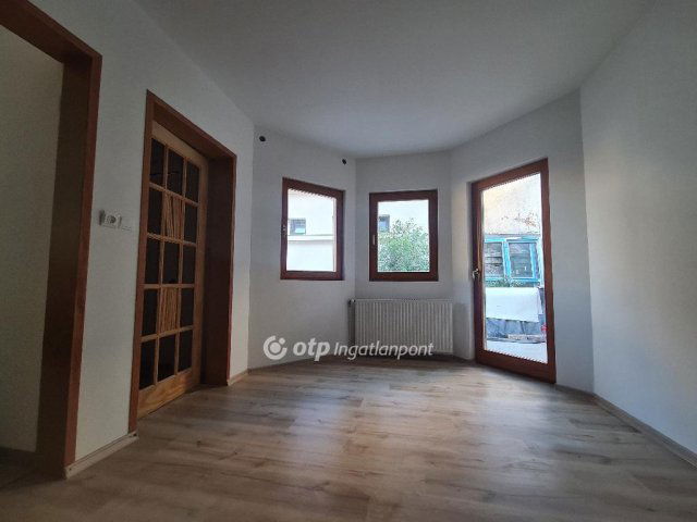 Eladó családi ház, Veszprémben 148 M Ft, 6 szobás
