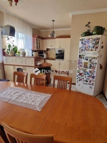 Eladó ikerház, Mendén 139 M Ft, 6 szobás / költözzbe.hu