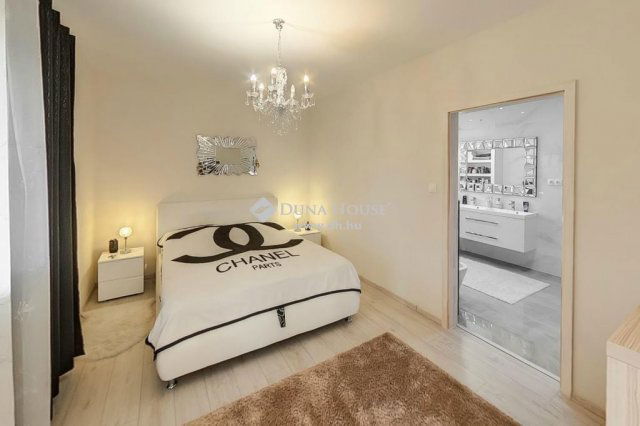 Eladó családi ház, Kecskeméten 103.9 M Ft, 4 szobás