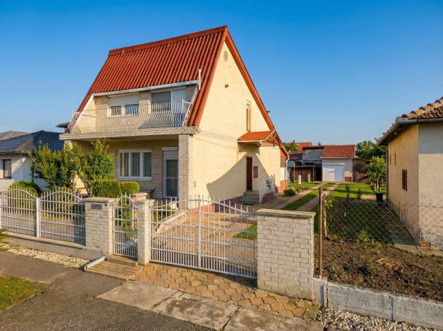 Eladó családi ház, Szolnokon 89.999 M Ft, 3 szobás