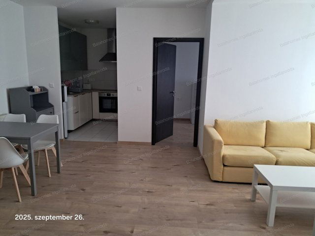 Kiadó téglalakás, albérlet, Siófokon 200 E Ft / hó, 3 szobás