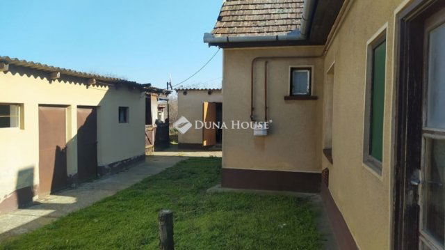 Eladó családi ház, Lajosmizsén 44.9 M Ft, 5 szobás