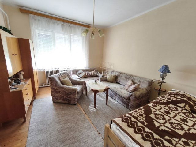 Eladó családi ház, Dunaföldváron 32.5 M Ft, 2 szobás