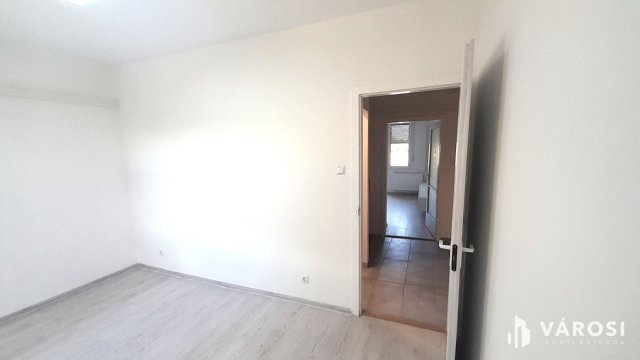 Eladó panellakás, Szombathelyen 60.9 M Ft, 3 szobás