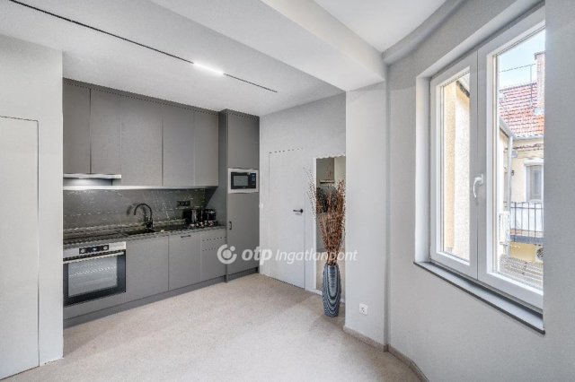 Eladó téglalakás, Budapesten, XIII. kerületben 250 M Ft