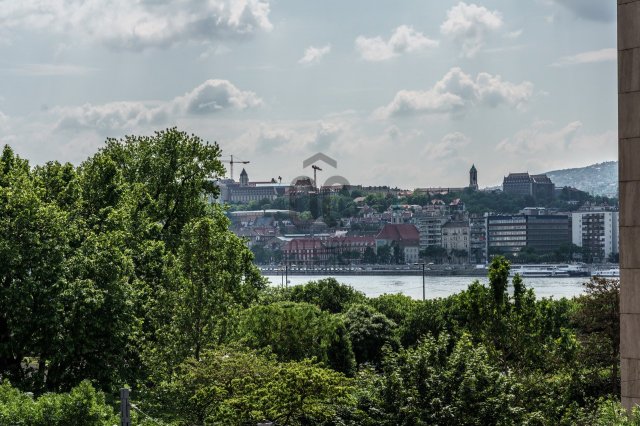 Eladó téglalakás, Budapesten, V. kerületben 129.9 M Ft, 3 szobás