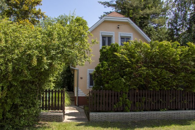 Eladó családi ház, Balatonfenyvesen 129 M Ft, 5 szobás