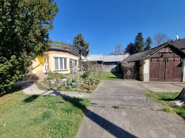 Eladó családi ház, Velencén 84 M Ft, 5 szobás