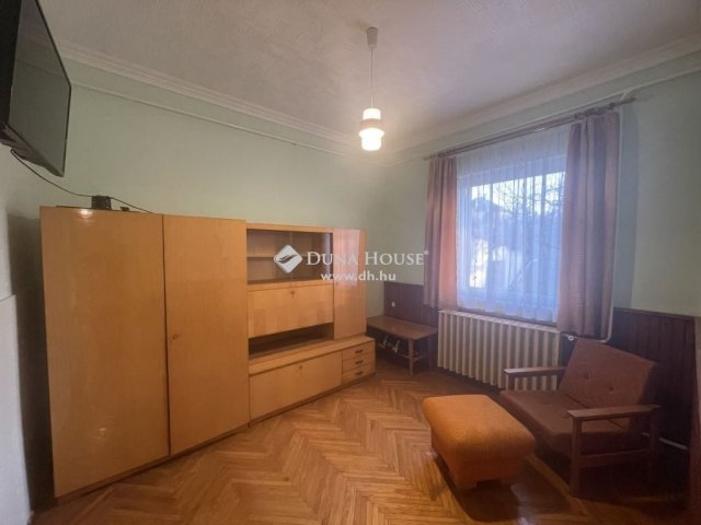 Eladó családi ház, Nyergesújfaluban 52.5 M Ft, 4 szobás