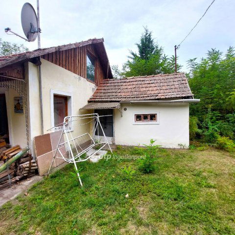 Eladó családi ház, Farmoson 13 M Ft, 2+1 szobás
