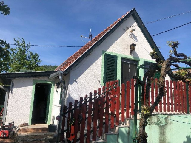 Eladó családi ház, Dobán 27 M Ft, 1+1 szobás