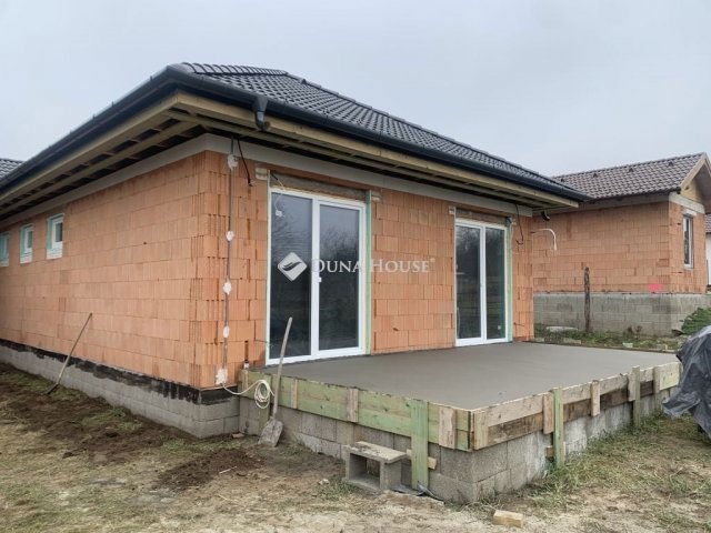 Eladó ikerház, Erdőkertesen 105 M Ft, 5 szobás