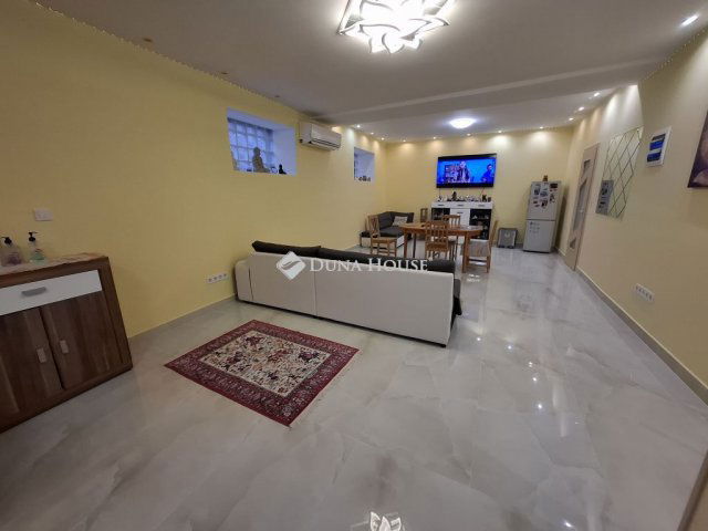 Eladó családi ház, Kiskunfélegyházán 44.5 M Ft, 4 szobás