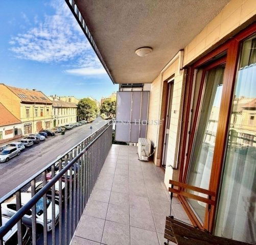 Eladó téglalakás, Budapesten, III. kerületben 88 M Ft, 2 szobás