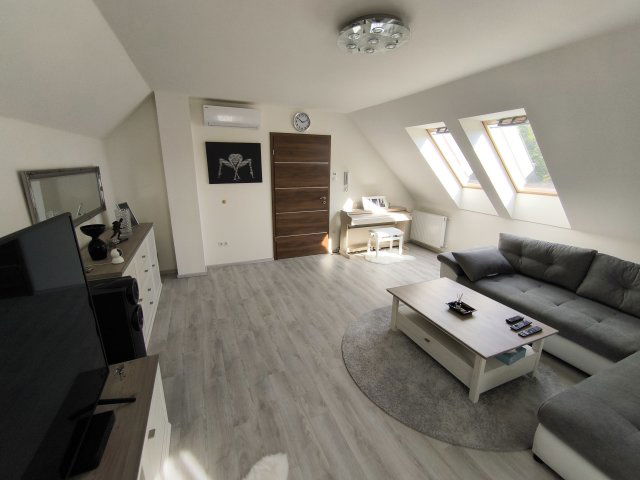 Eladó családi ház, Solymáron 281 M Ft, 6 szobás