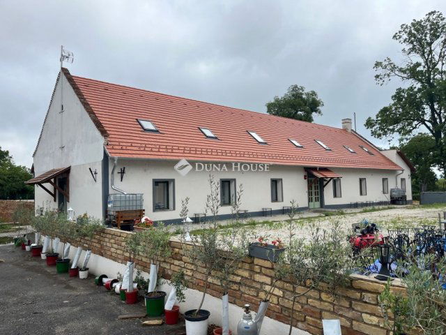 Eladó üzlethelyiség, Nemesvitán 1200 M Ft / költözzbe.hu