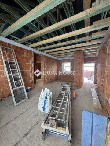 Eladó ikerház, Délegyházán 89.5 M Ft, 4 szobás