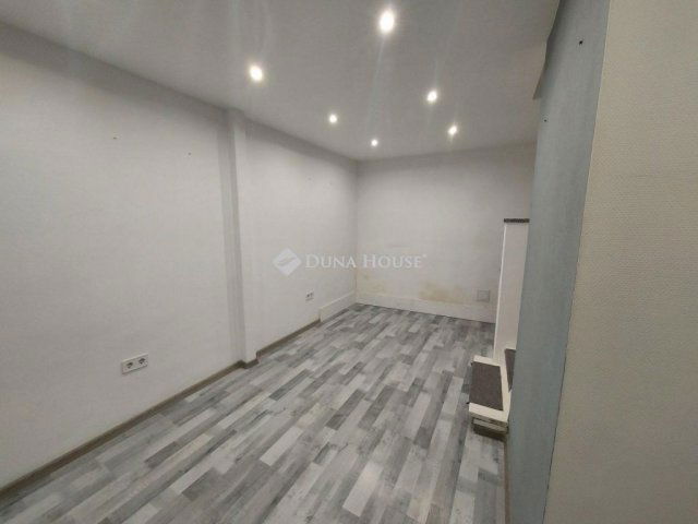 Eladó téglalakás, Budapesten, VII. kerületben 49.9 M Ft