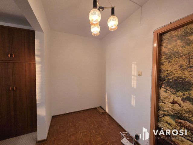 Eladó panellakás, Győrött 48.9 M Ft, 2 szobás