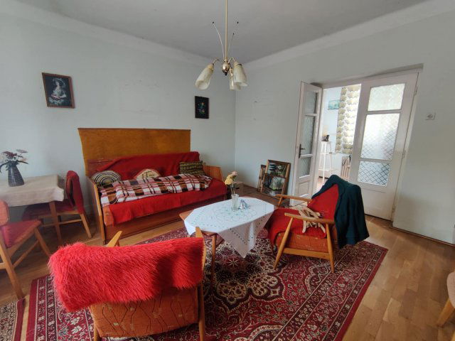 Eladó családi ház, Nyergesújfaluban 49.99 M Ft, 2 szobás