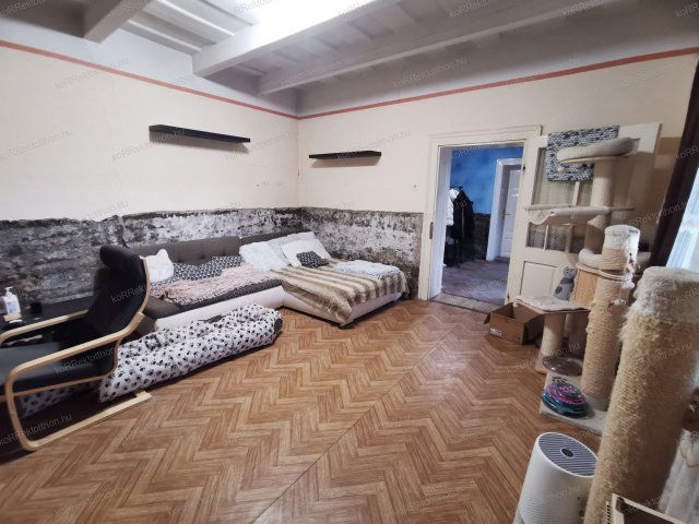 Eladó családi ház, Jászberényben 20 M Ft, 2 szobás