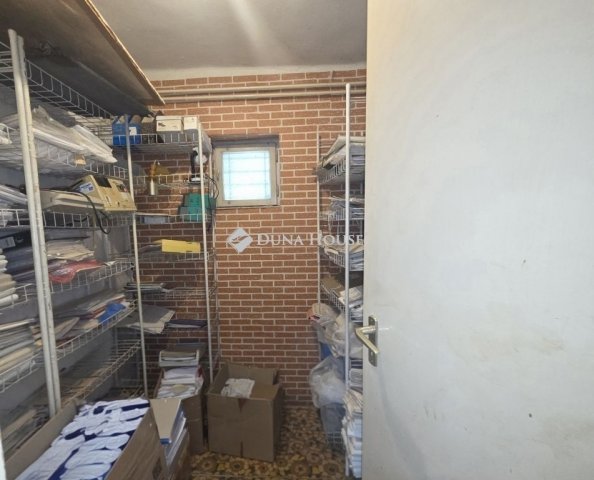 Eladó családi ház, Szegeden 69 M Ft, 2 szobás