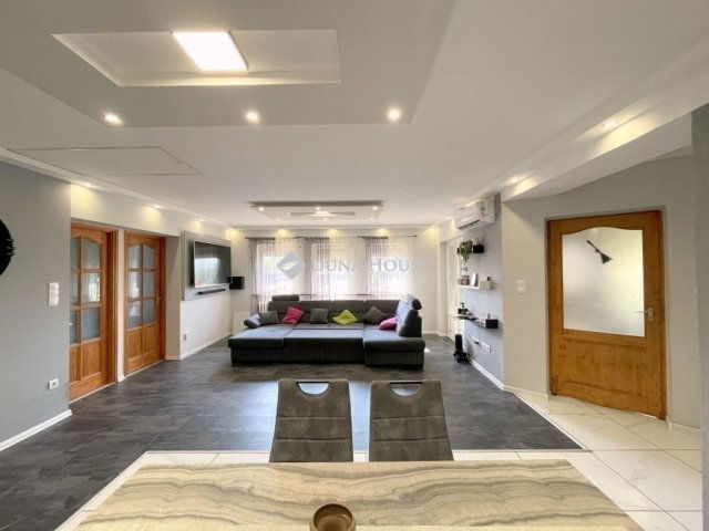 Eladó családi ház, Kecskeméten 119 M Ft, 6 szobás