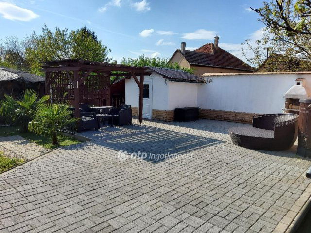 Eladó családi ház, Hatvanban 85 M Ft, 4 szobás