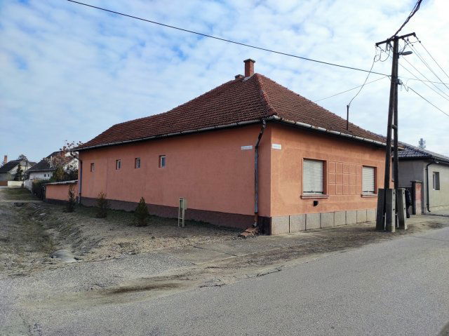 Eladó családi ház, Kiskőrösön 32.9 M Ft, 3 szobás