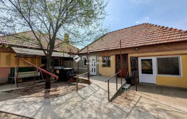 Eladó családi ház, Kecskeméten 55 M Ft, 4 szobás