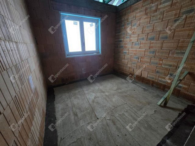 Eladó ikerház, Gárdonyban 95 M Ft, 4 szobás