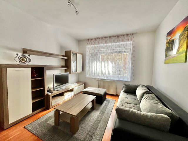 Eladó téglalakás, Budapesten, VI. kerületben 79 M Ft, 2 szobás