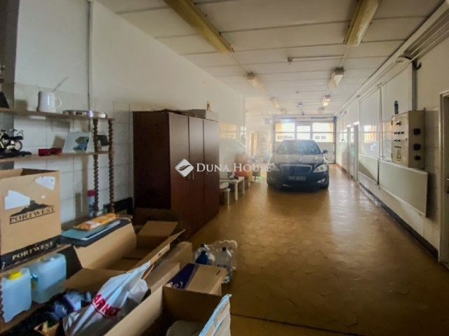 Eladó iroda, Vértesszőlősön 425 M Ft / költözzbe.hu