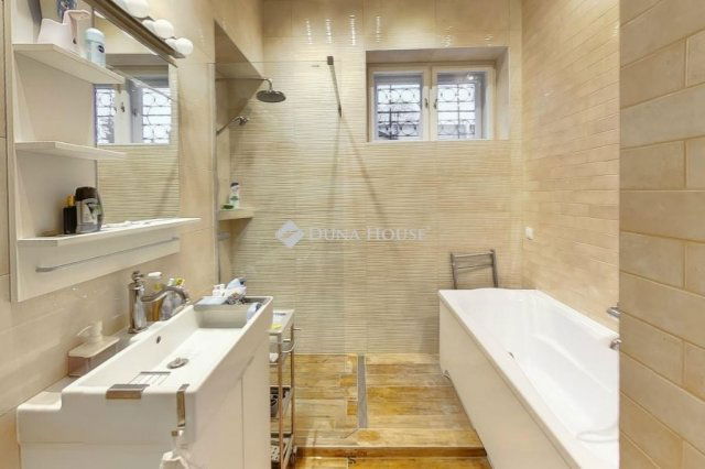 Eladó családi ház, Kecskeméten 155 M Ft, 2 szobás