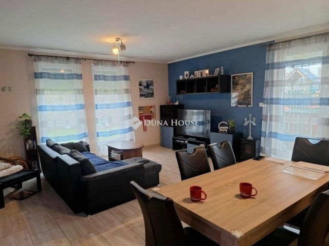 Eladó ikerház, Szigethalmon 99.9 M Ft, 5 szobás