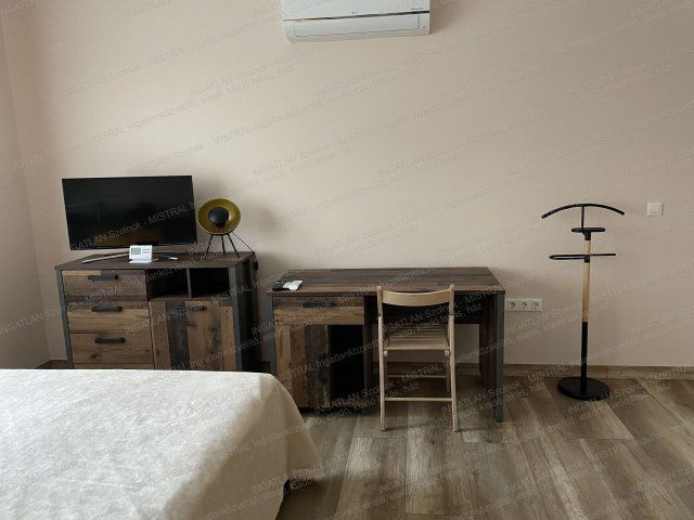 Kiadó téglalakás, albérlet, Szolnokon 130 E Ft / hó, 1 szobás