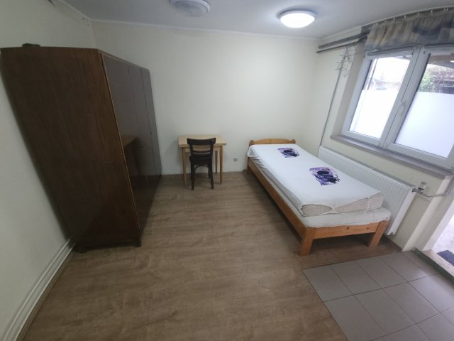 Kiadó téglalakás, albérlet, Kecskeméten, Semmelweis utcában