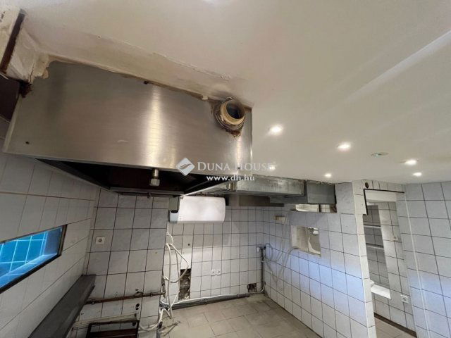 Eladó üzlethelyiség, Budapesten, V. kerületben 399 M Ft