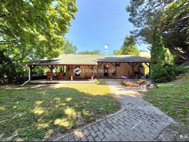 Eladó családi ház, Telkin 129.9 M Ft, 3+1 szobás