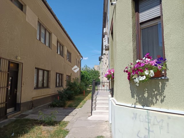 Eladó téglalakás, Budapesten, IV. kerületben 38 M Ft, 1 szobás