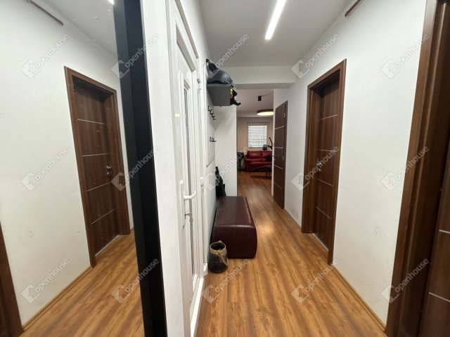 Eladó sorház, Győrött 118 M Ft, 5 szobás / költözzbe.hu