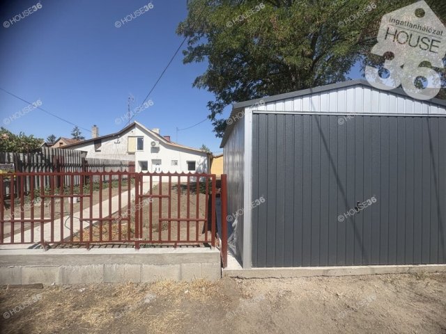 Eladó családi ház, Kecskeméten 43.99 M Ft, 2 szobás