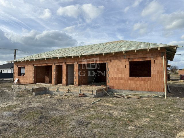 Eladó ikerház, Siófokon 72.9 M Ft, 4 szobás