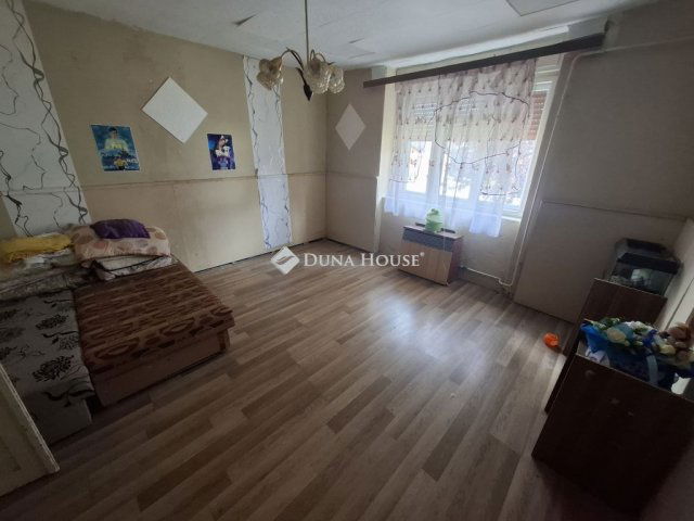 Eladó családi ház, Tiszaalpáron 16.5 M Ft, 3 szobás