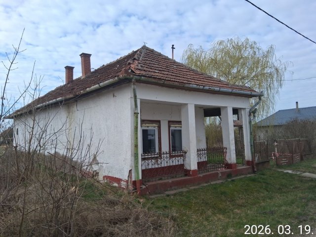 Eladó családi ház, Sarudon 2.1 M Ft, 1+1 szobás