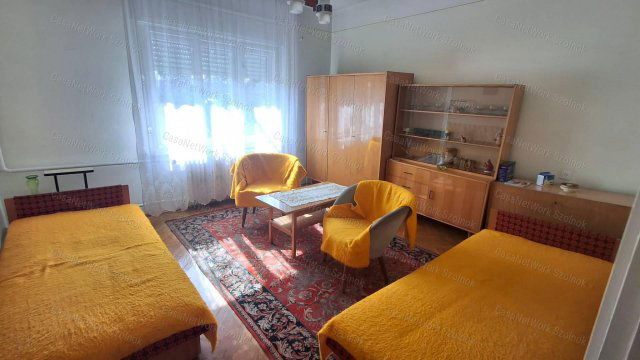 Eladó családi ház, Szolnokon 36 M Ft, 2 szobás