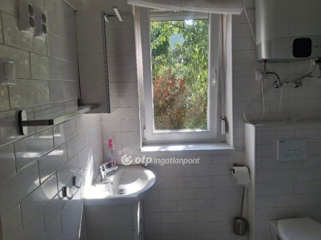 Eladó ikerház, Budapesten, III. kerületben 87.9 M Ft, 3 szobás