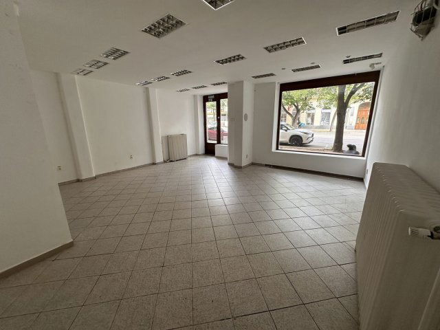 Kiadó üzlethelyiség, Debrecenben 300 E Ft / hó