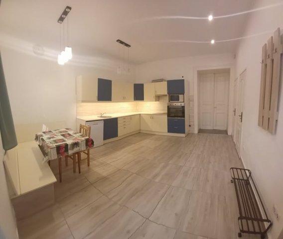 Eladó téglalakás, Budapesten, VI. kerületben 134.9 M Ft